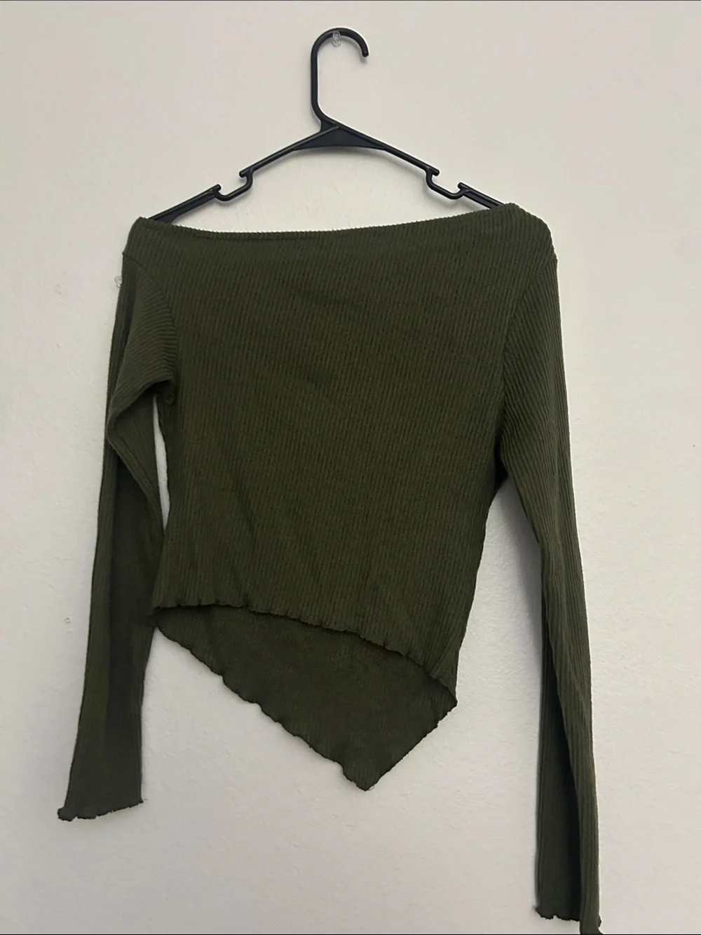 Off-Shoulder Ribbed Long-Sleeve Top in Olive